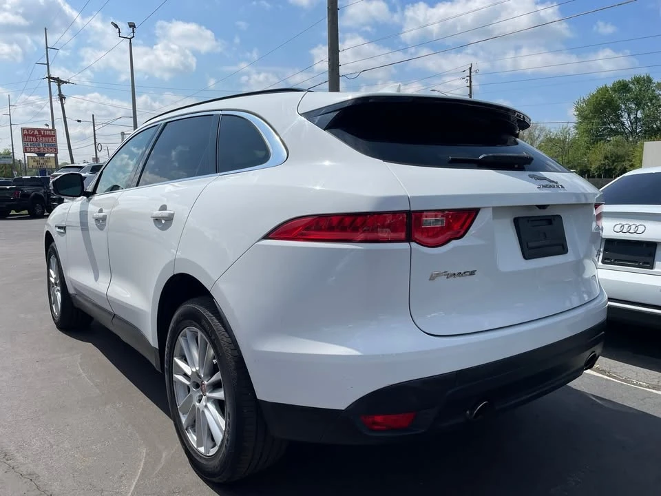 2019 Jaguar F-Pace - Image 5 of 19