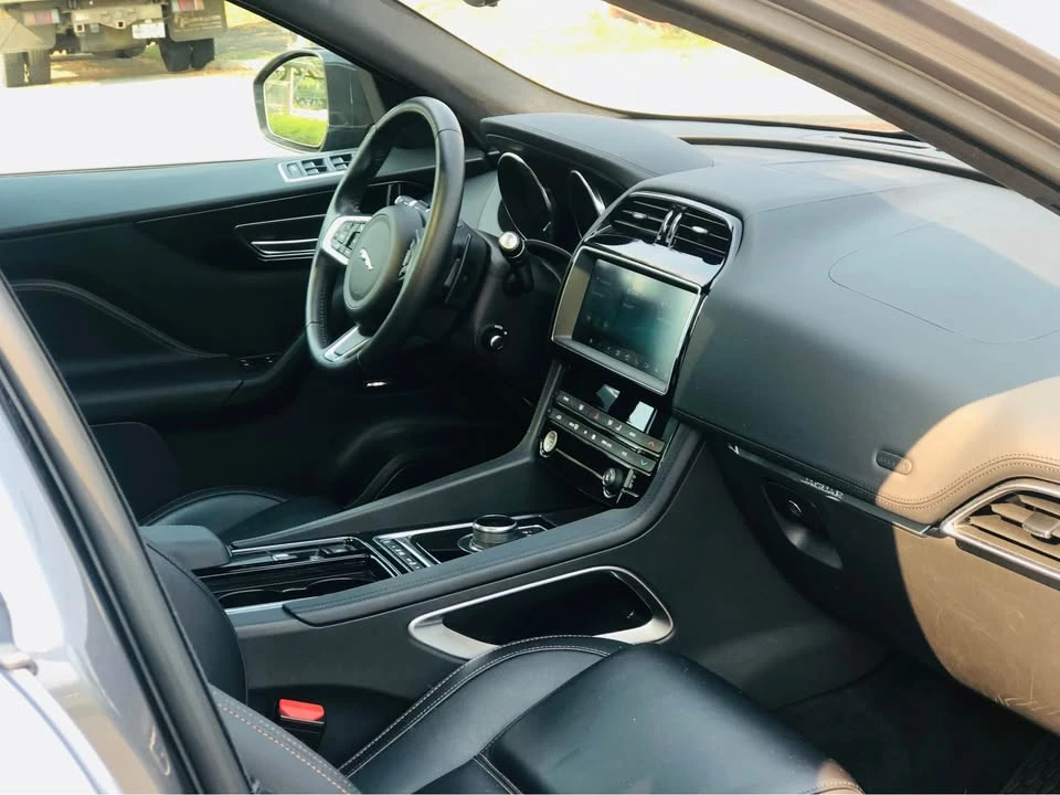 2019 Jaguar F-Pace - Image 7 of 14
