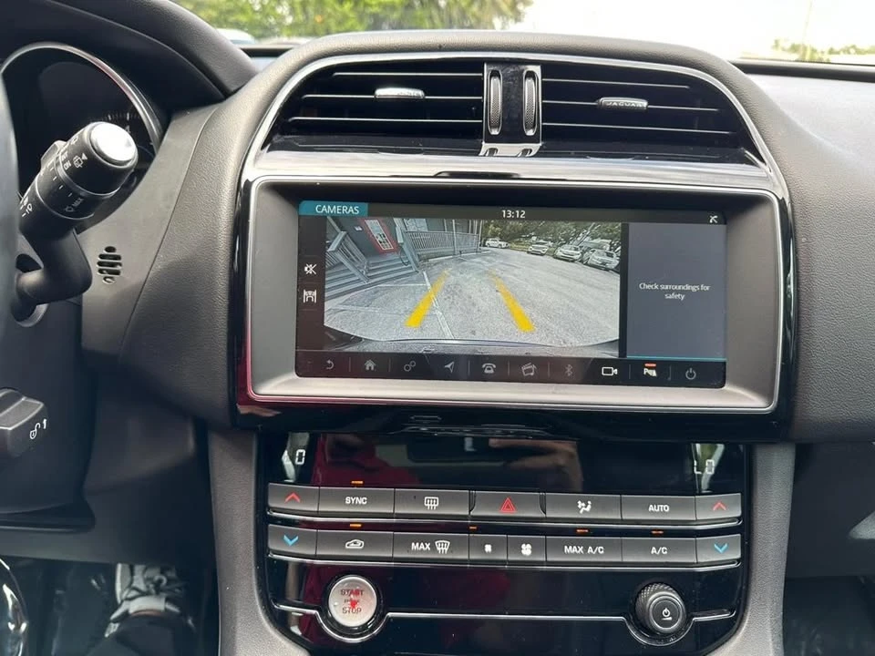 2019 Jaguar F-Pace - Image 8 of 15