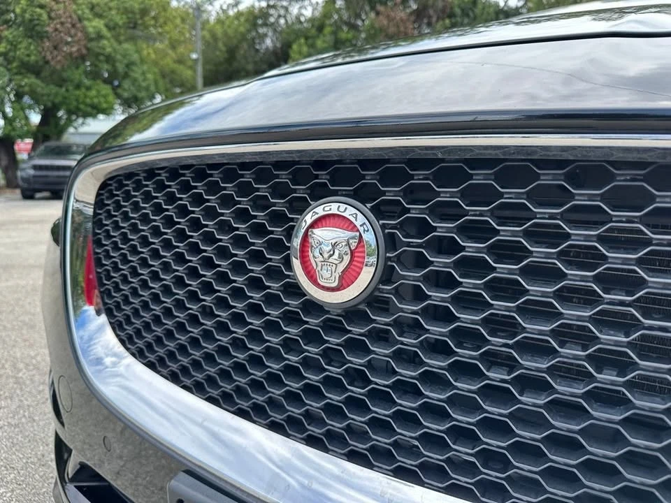 2019 Jaguar F-Pace - Image 13 of 15