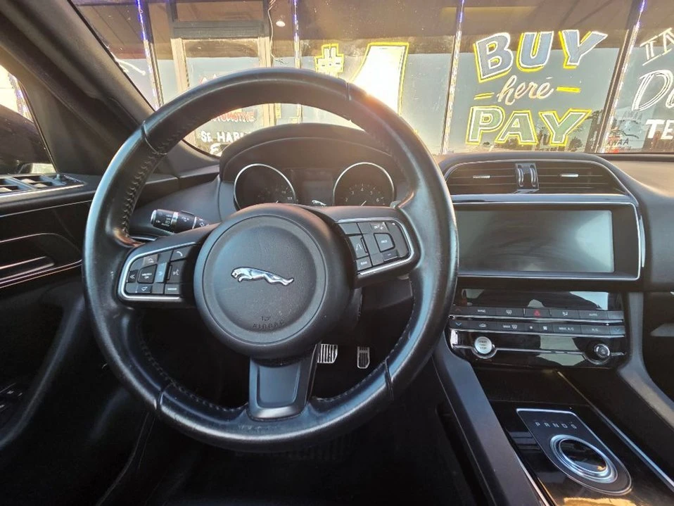 2019 Jaguar F-Pace - Image 7 of 13