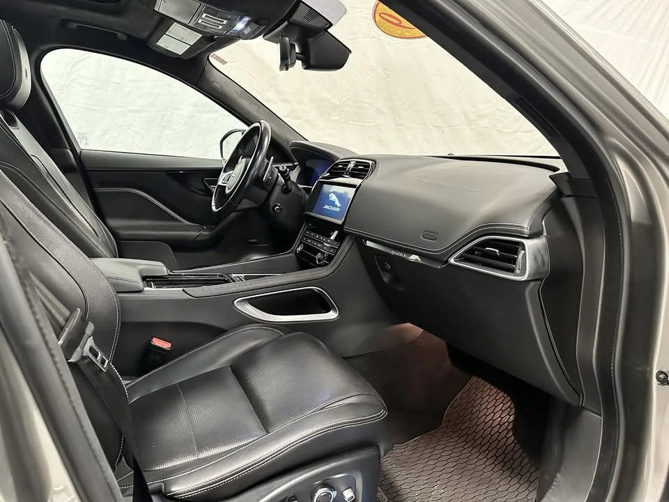 2019 Jaguar F-Pace - Image 16 of 20