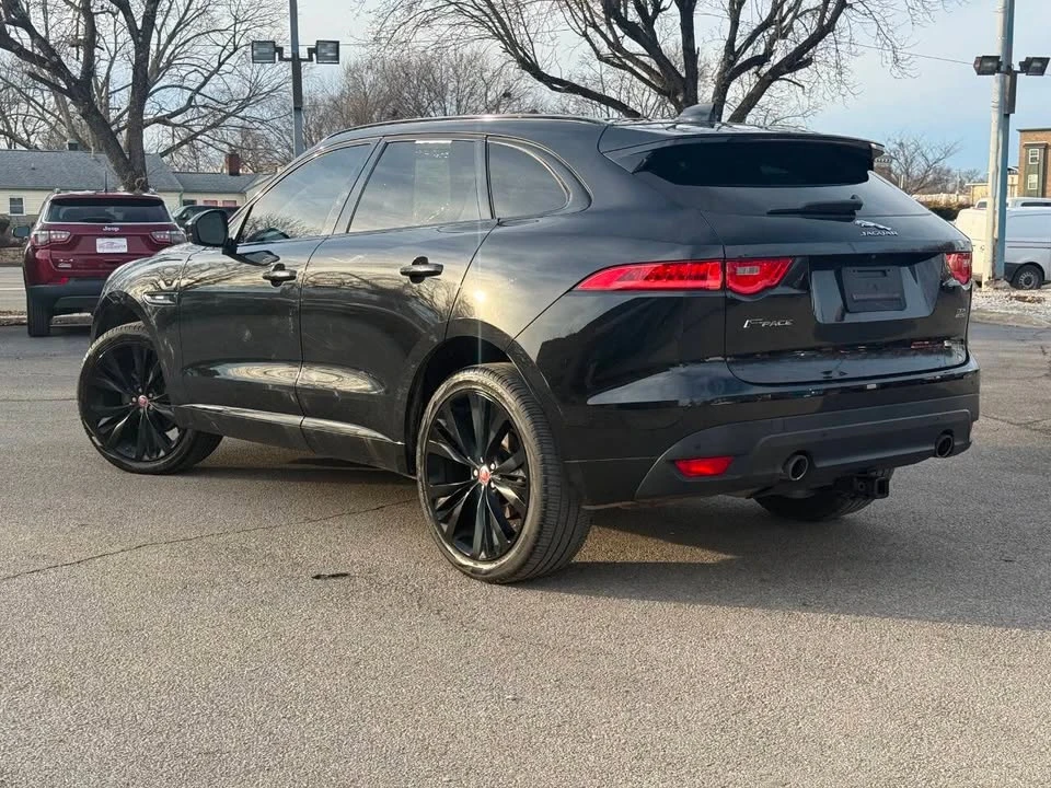 2019 Jaguar F-Pace - Image 2 of 7