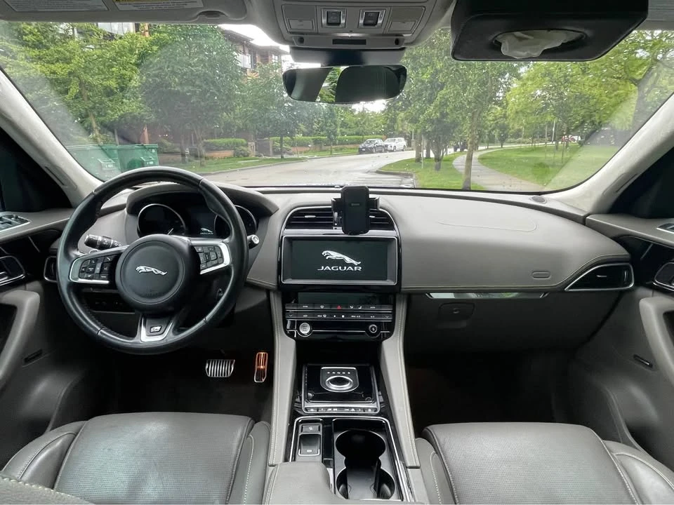 2019 Jaguar F-Pace - Image 10 of 20