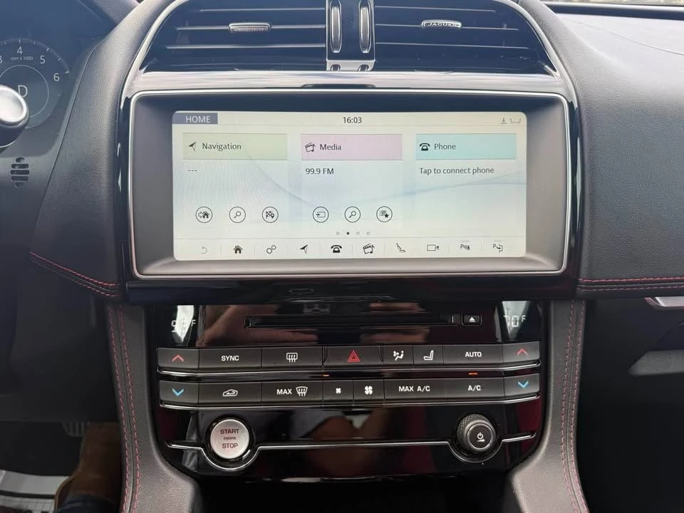 2019 Jaguar F-Pace - Image 19 of 20