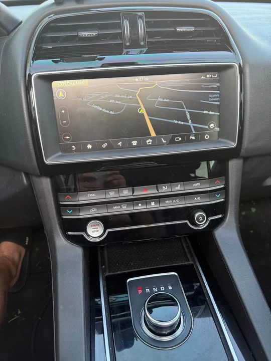 2019 Jaguar F-Pace - Image 12 of 13