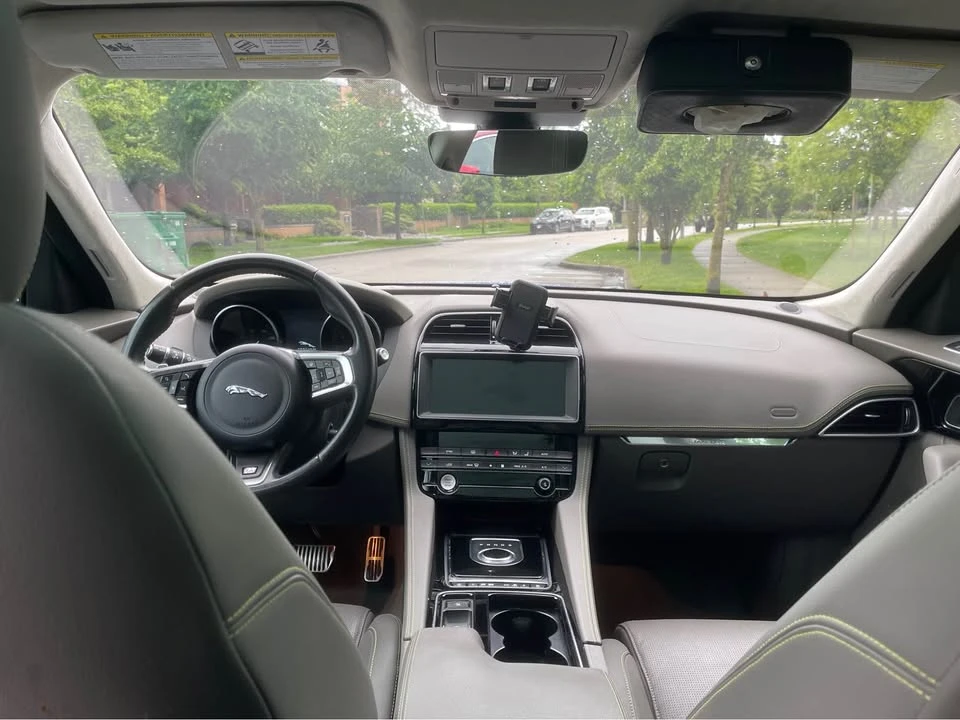 2019 Jaguar F-Pace - Image 11 of 20