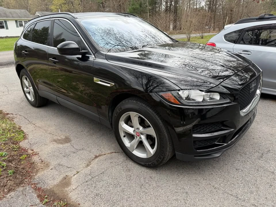 2019 Jaguar F-Pace - Image 9 of 13