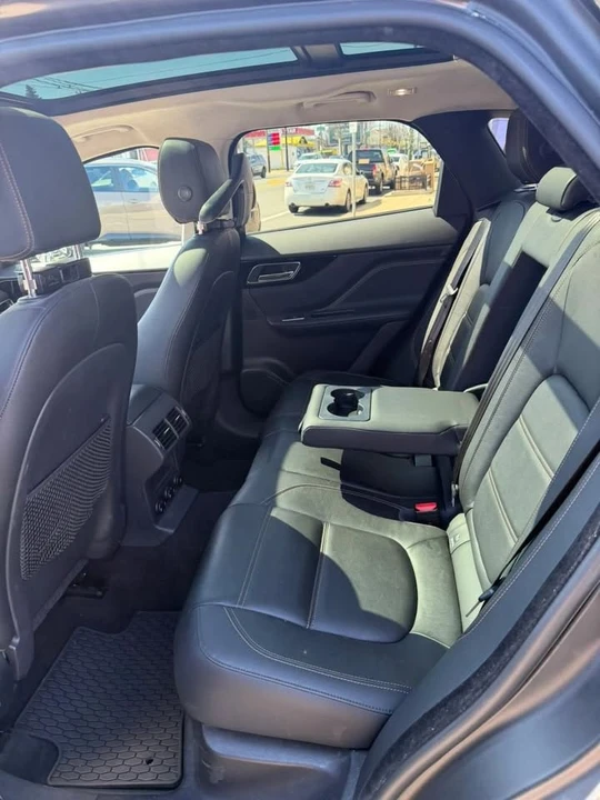 2019 Jaguar F-Pace - Image 13 of 16