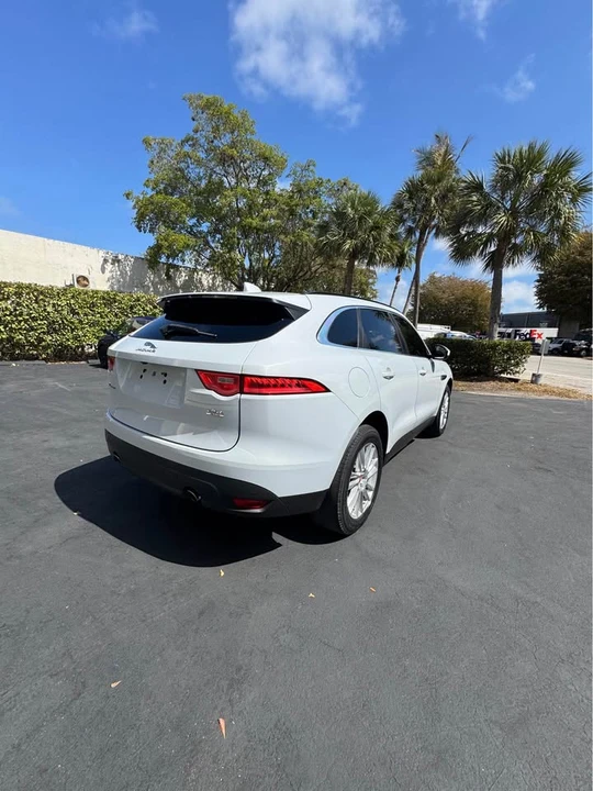 2019 Jaguar F-Pace - Image 6 of 14