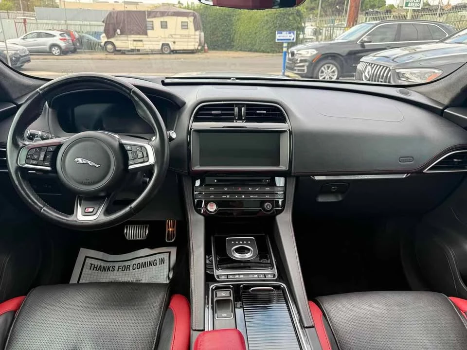 2019 Jaguar F-Pace - Image 12 of 20