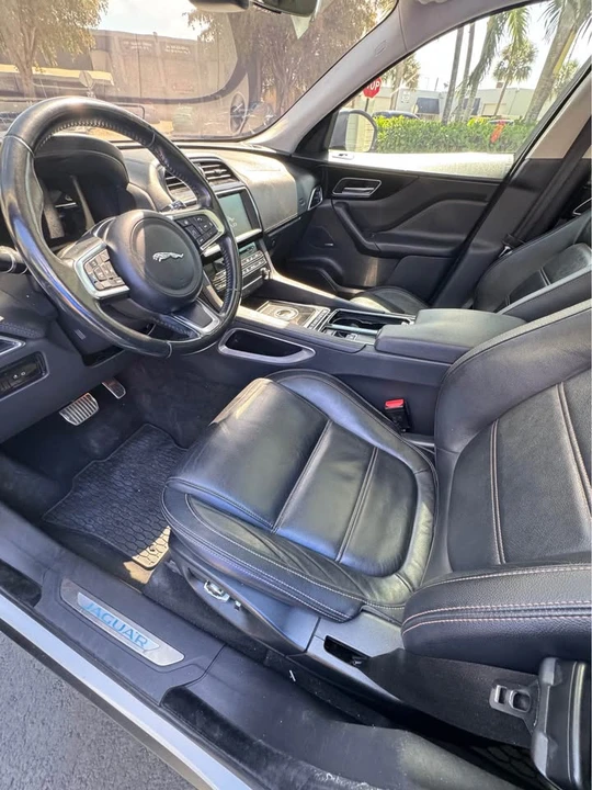 2019 Jaguar F-Pace - Image 13 of 14