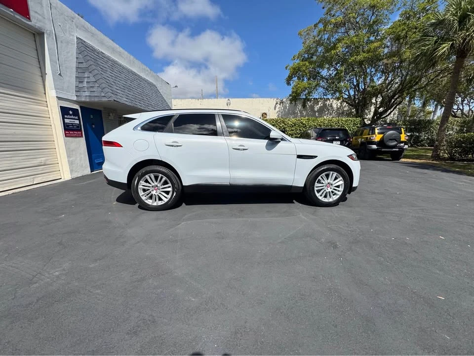 2019 Jaguar F-Pace - Image 8 of 14