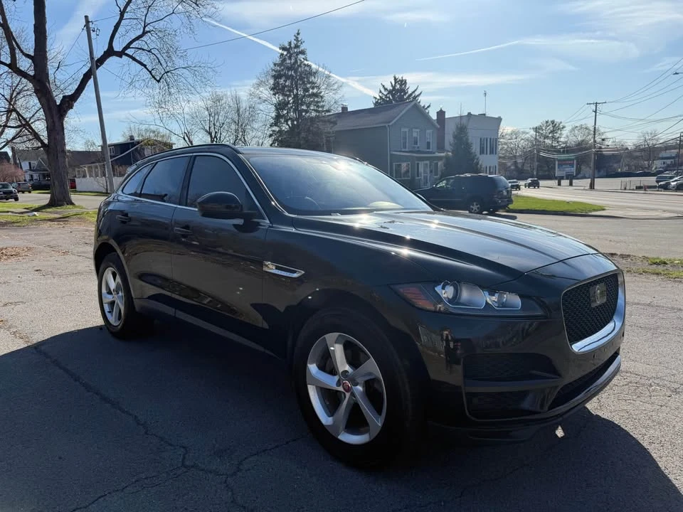 2019 Jaguar F-Pace - Image 2 of 13
