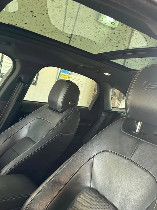 2019 Jaguar F-Pace - Image 11 of 20
