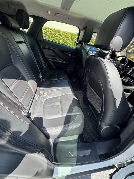 2019 Jaguar F-Pace - Image 11 of 14