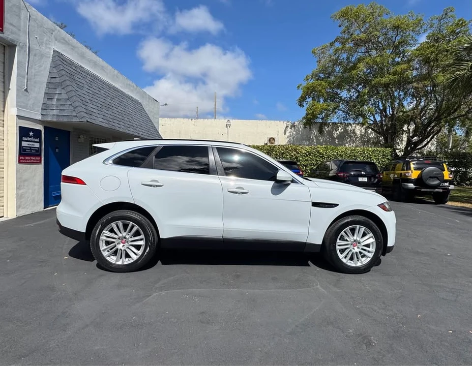 2019 Jaguar F-Pace - Image 9 of 14