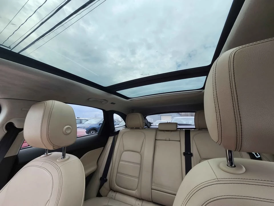 2019 Jaguar F-Pace - Image 6 of 13