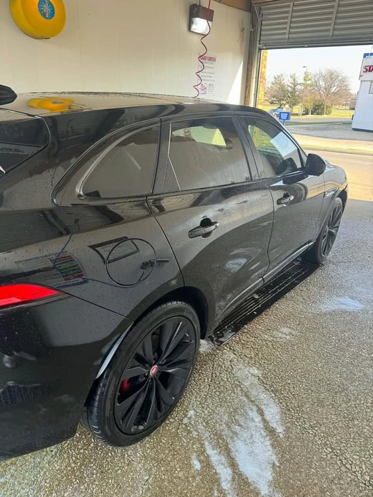 2019 Jaguar F-Pace - Image 4 of 20