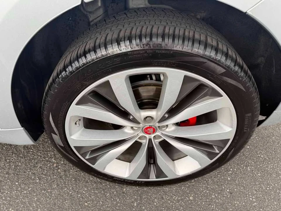 2019 Jaguar F-Pace - Image 8 of 20
