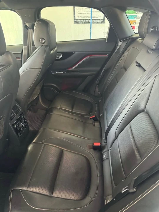 2019 Jaguar F-Pace - Image 15 of 20