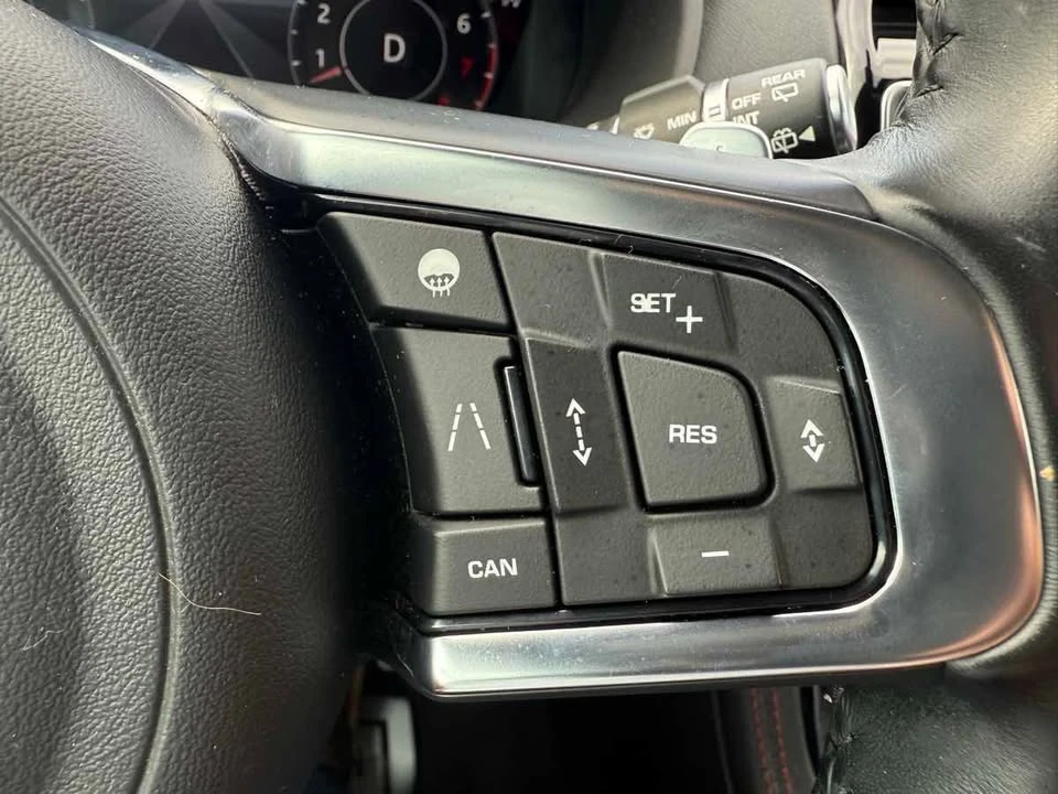 2019 Jaguar F-Pace - Image 15 of 20