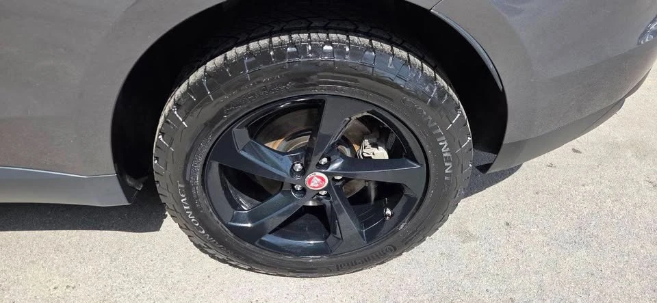 2019 Jaguar F-Pace - Image 11 of 20