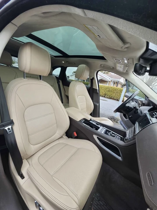 2019 Jaguar F-Pace - Image 9 of 13