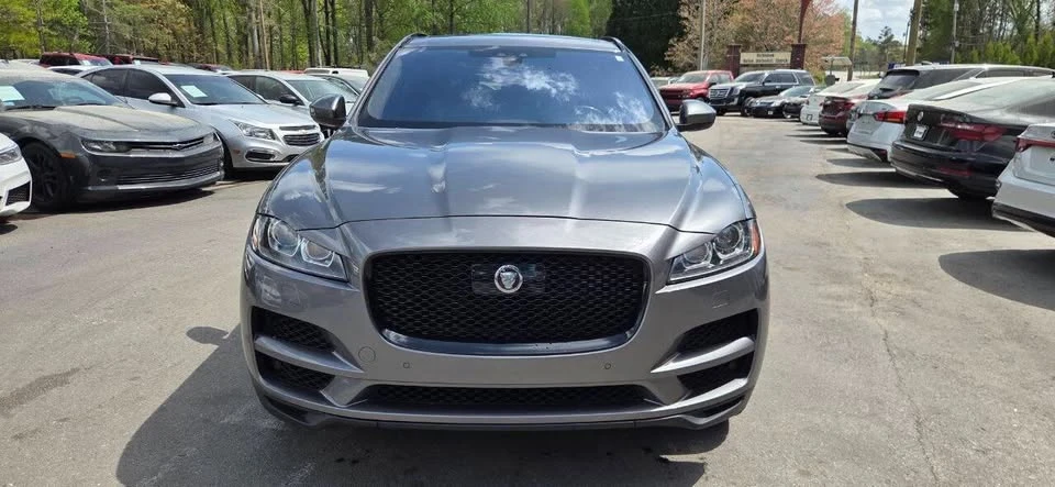 2019 Jaguar F-Pace - Image 2 of 20