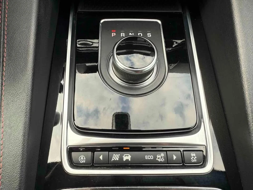 2019 Jaguar F-Pace - Image 17 of 20