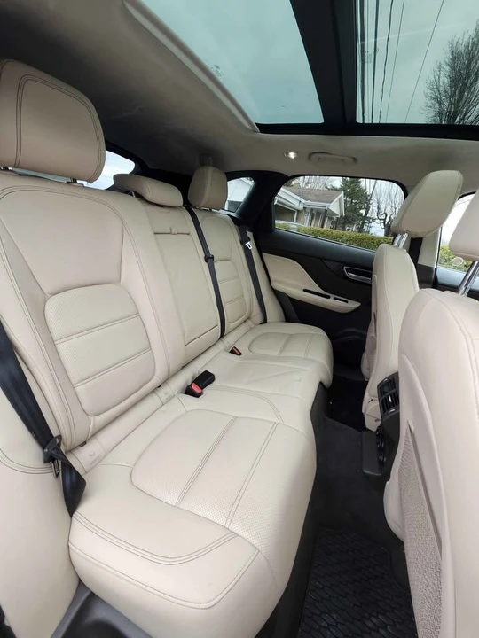 2019 Jaguar F-Pace - Image 12 of 13