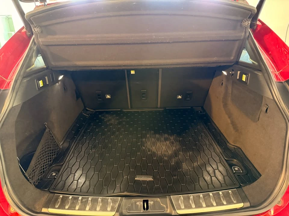 2019 Jaguar F-Pace - Image 18 of 20