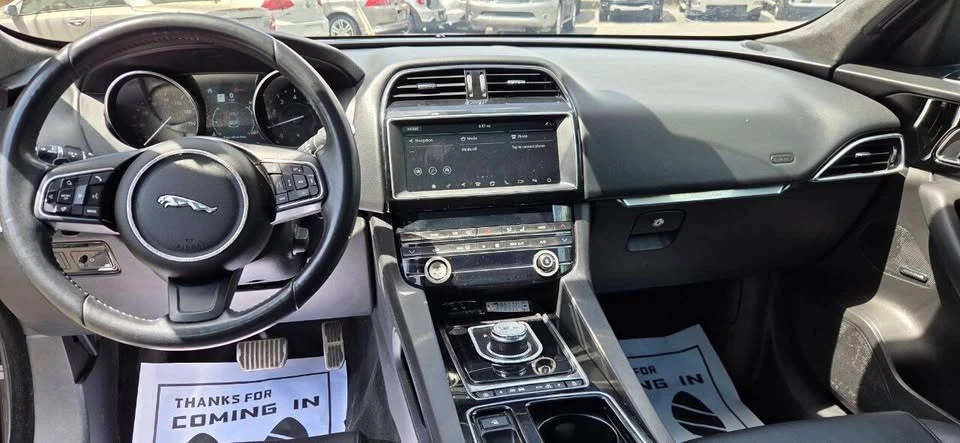 2019 Jaguar F-Pace - Image 17 of 20