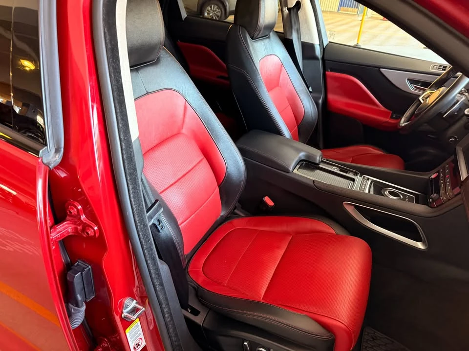 2019 Jaguar F-Pace - Image 14 of 20