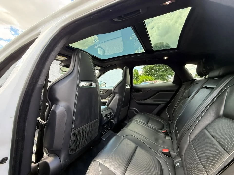 2019 Jaguar F-Pace - Image 16 of 19