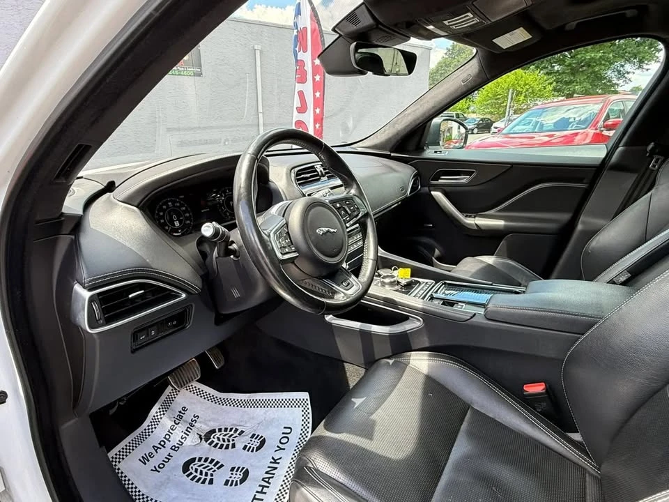 2019 Jaguar F-Pace - Image 13 of 19