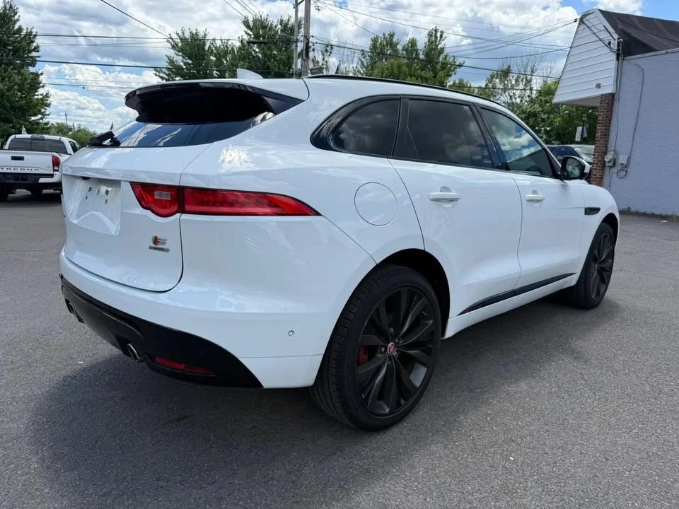 2019 Jaguar F-Pace - Image 2 of 19