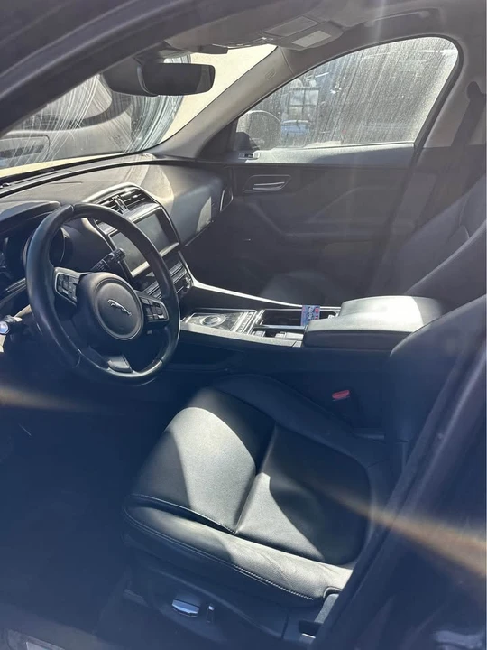 2019 Jaguar F-Pace - Image 5 of 8