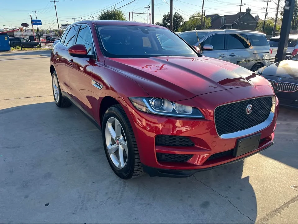 2019 Jaguar F-Pace - Image 8 of 15