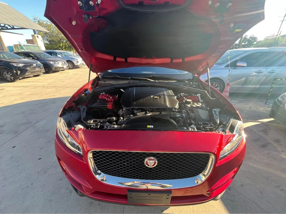 2019 Jaguar F-Pace - Image 2 of 15