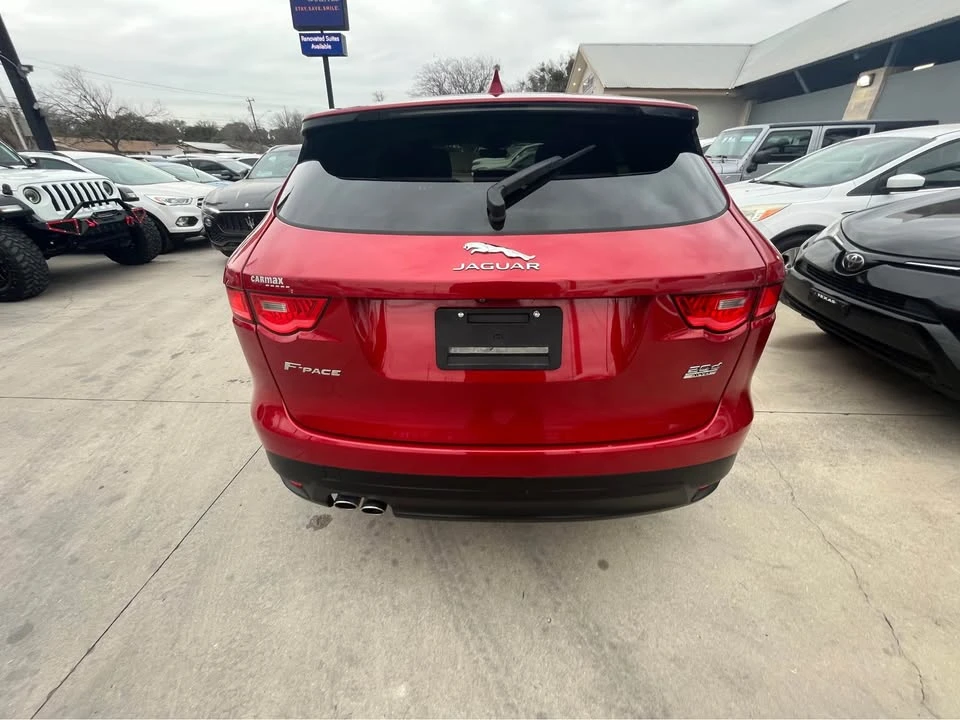 2019 Jaguar F-Pace - Image 10 of 17