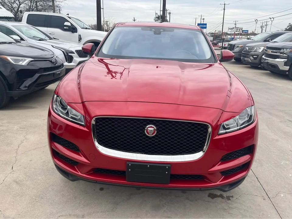 2019 Jaguar F-Pace - Image 3 of 17