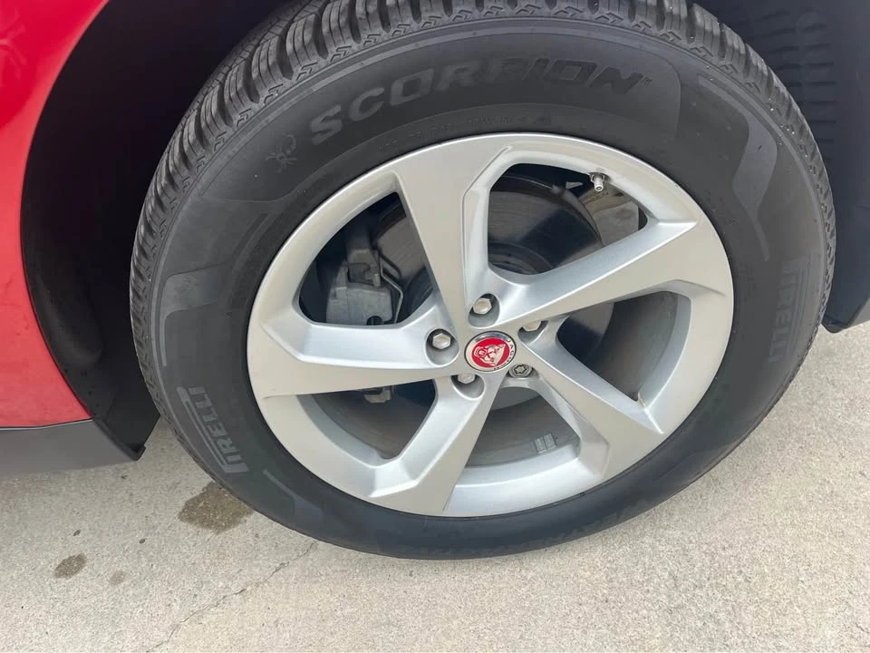 2019 Jaguar F-Pace - Image 4 of 17