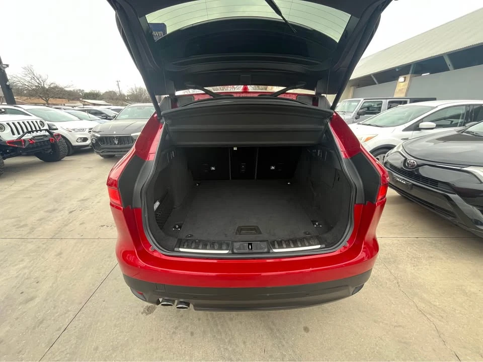 2019 Jaguar F-Pace - Image 13 of 17