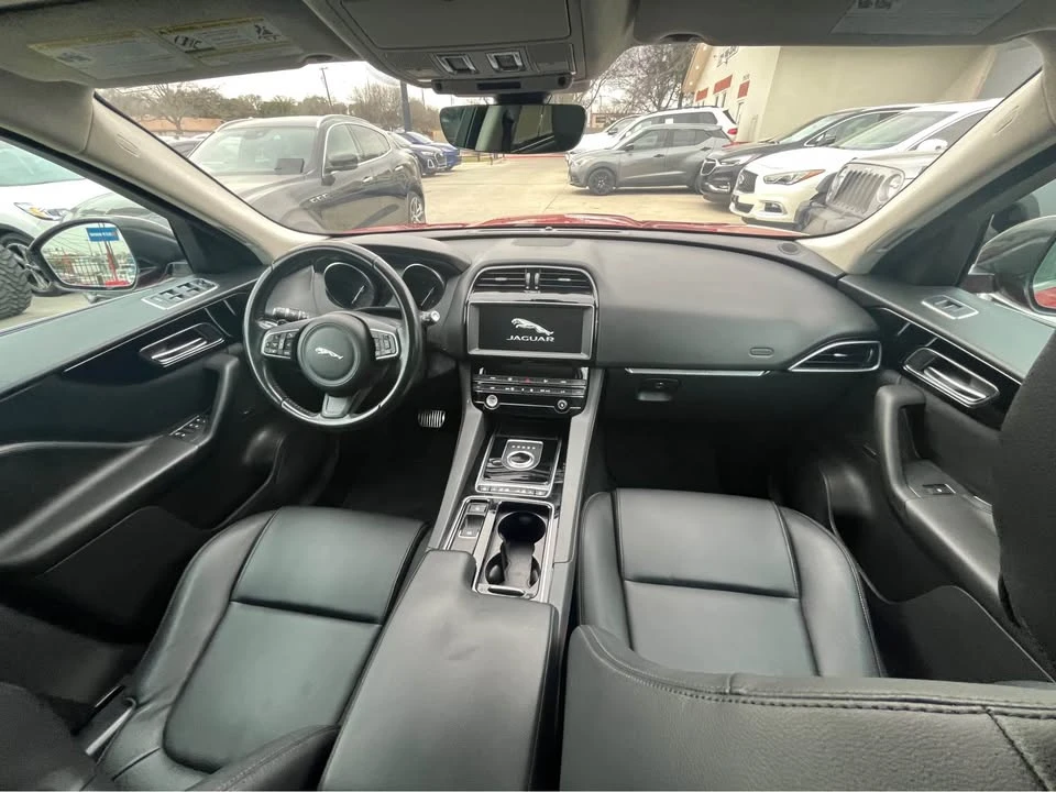 2019 Jaguar F-Pace - Image 8 of 17