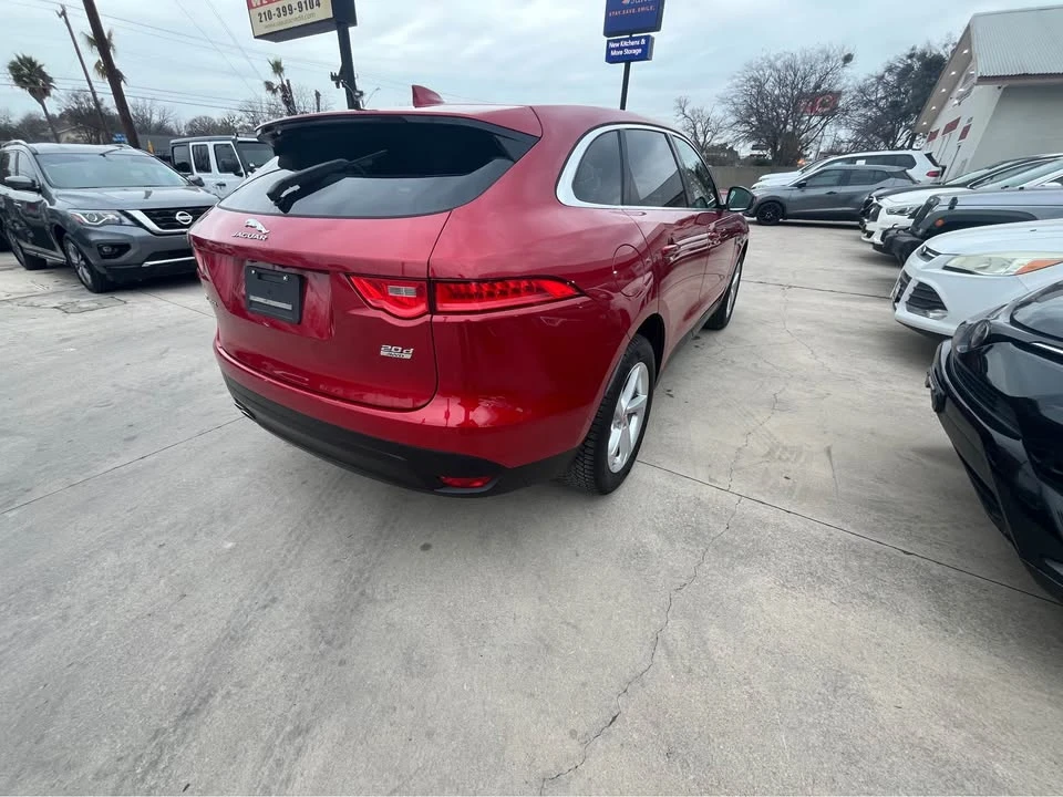 2019 Jaguar F-Pace - Image 9 of 17