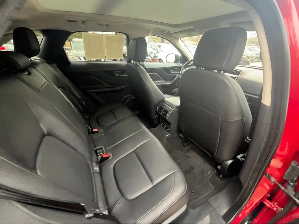 2019 Jaguar F-Pace - Image 7 of 17