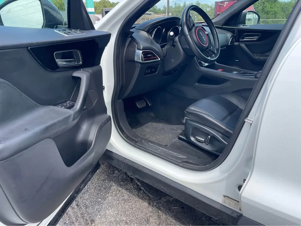 2019 Jaguar F-Pace - Image 16 of 18