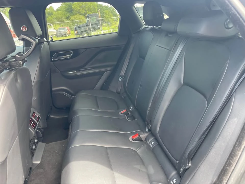 2019 Jaguar F-Pace - Image 13 of 18