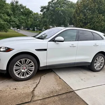 2019 Jaguar F-PACE 20d Premium Sport Utility 4D